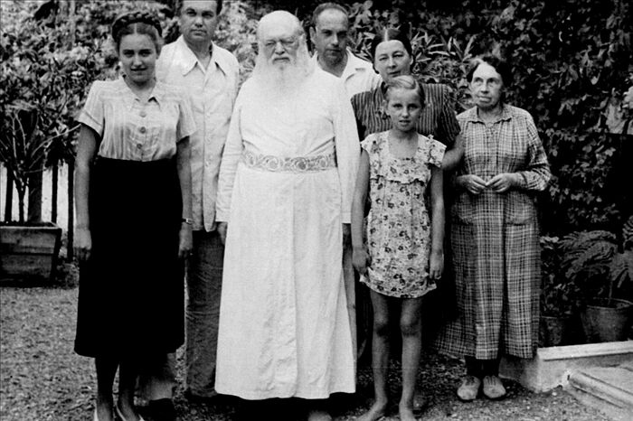 Ο Άγιος Λουκάς με την οικογένειά του