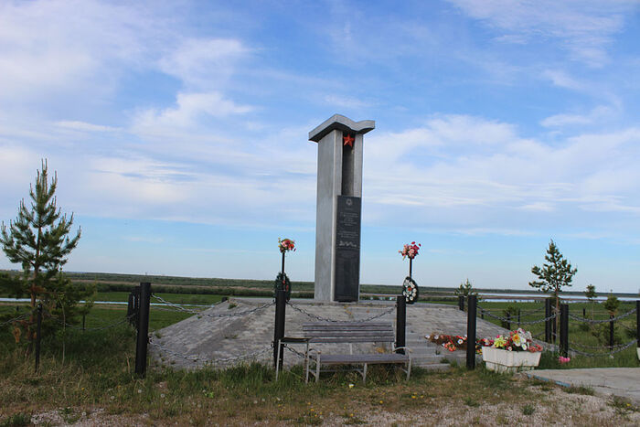 Памятник-обелиск участникам Великой Отечественной войны в Усть-Кожве