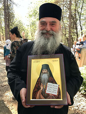 Met. Nikolozi with an icon of Fr. Seraphim gifted to him by the St. Herman's Brotherhood. This icon now hangs in his chapel in Georgia. Photo: Fr. Seraphim Rose - A Tribute (Telegram)