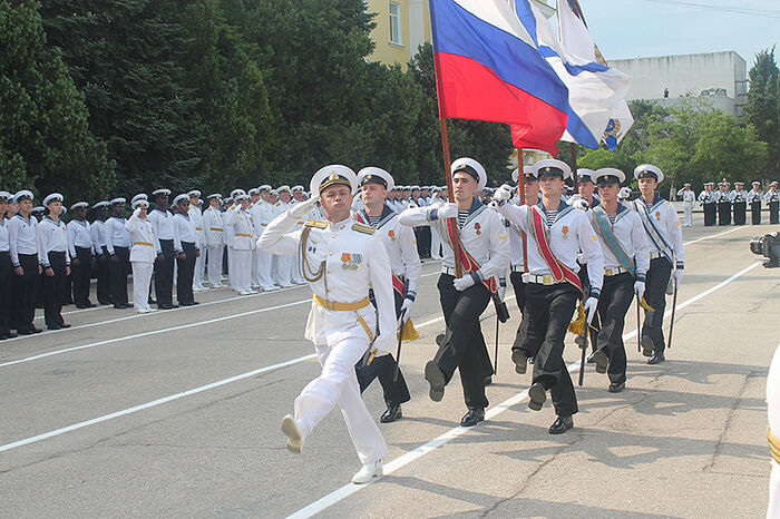 В Севастополе прошел выпуск молодых офицеров ВМФ