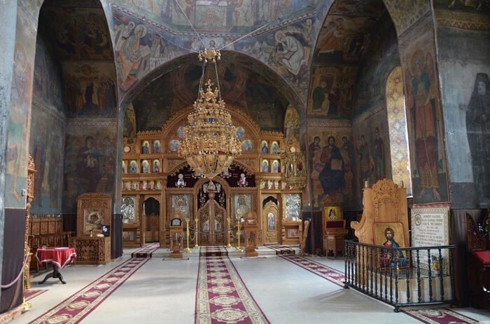 Монастырь Негру-Водэ в г. Кымпулынг-Мусчел, расписанный иеромонахом Софианом (Богиу) и монахом Иакинфом (Унчуляком)