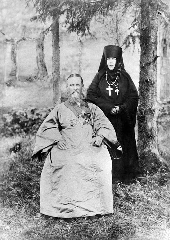 Игумения Таисия с о. Иоанном Кронштадтским.