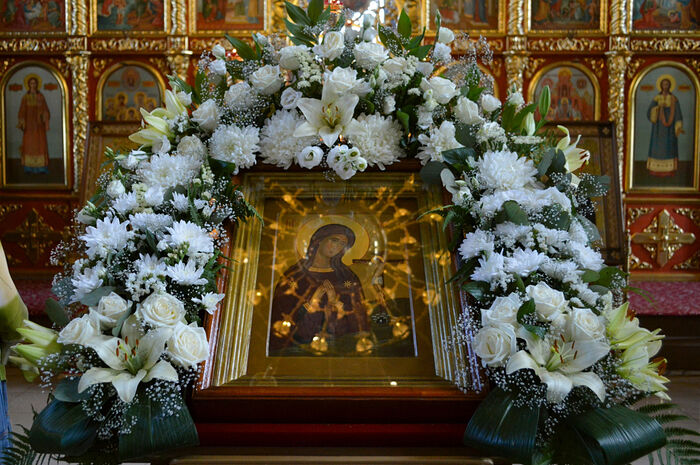 Аналойная икона в Воскресенском храме в день празднования Ахтырской иконы Божией Матери