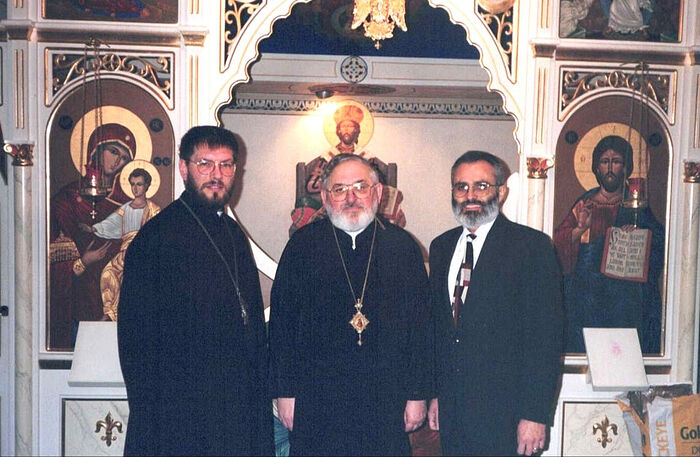 Будущий о. Грегорио с митрополитом Николаем и священником Лукой Михали