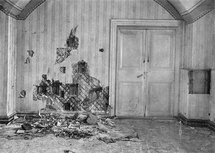 Το υπόγειο του σπιτιού Ιπάτιεφ μετά την εκτέλεση της τσαρικής οικογένειας