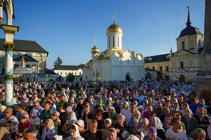 The faithful gathered for the All-Night Vigil. Photo: patriarchia.ru