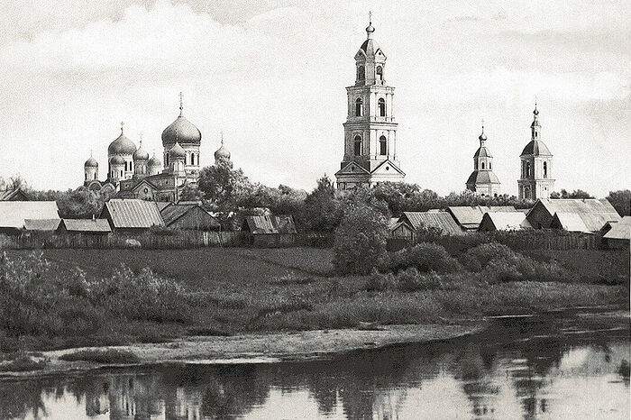 Серафимо-Дивеевский Троицкий монастырь. Вид с реки Вичкинзы, 1910 г. Фото: sobory.ru