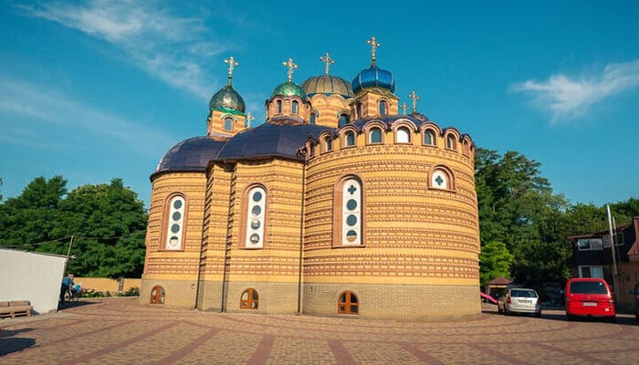 В Черкассах произошел рейдерский захват Сретенского храма Украинской Православной Церкви