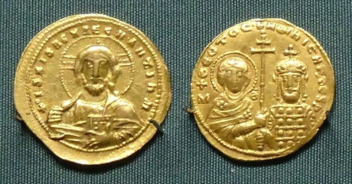 Рис. 1. Византия. Номисма стамена. Правление Никифора II, 963–969 гг. Золото