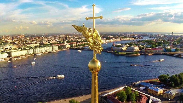 Вид на Санкт-Петербург от шпиля Петропавловской крепости