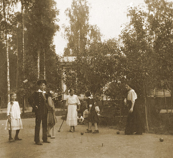 Grandchildren of N.Grigoriev play croquet at dacha in Petrovsko-Razumovsky