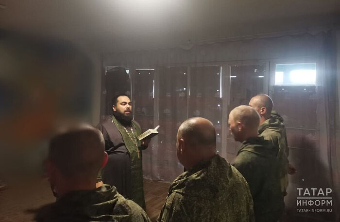 Отац Ростислав: „Тамо војници не чекају само хуманитарну помоћ, већ и посте и припремају се за причешће.“ Фотографија: лична архива јереја Ростислава Икрамова 