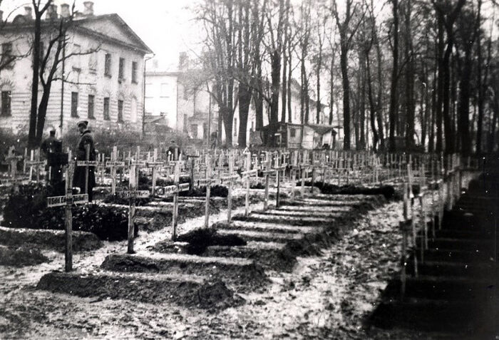 Немецкое военное кладбище в оккупированном Смоленске