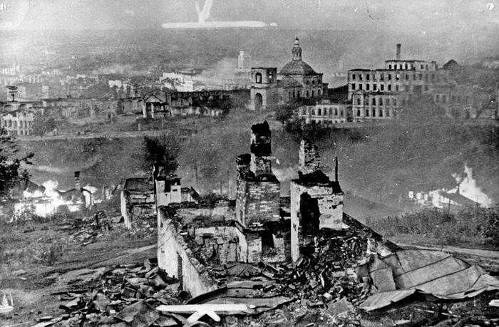 Панорама разрушенного Смоленска после отступления фашистских войск