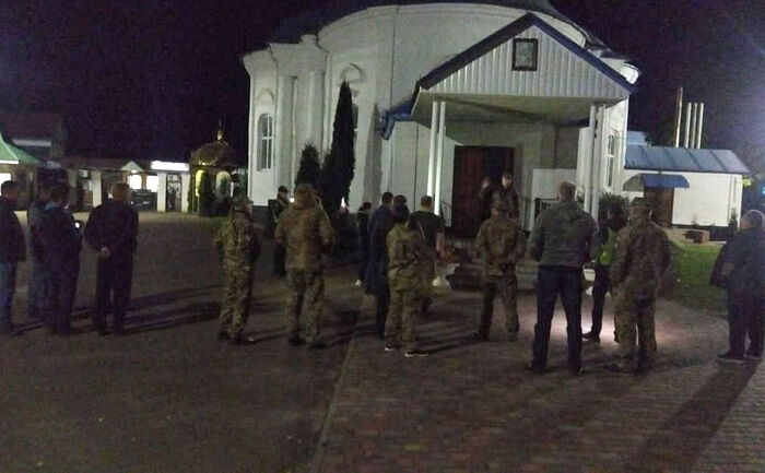 Сторонники «ПЦУ» захватили и ограбили храм в городе Носовка Черниговской области