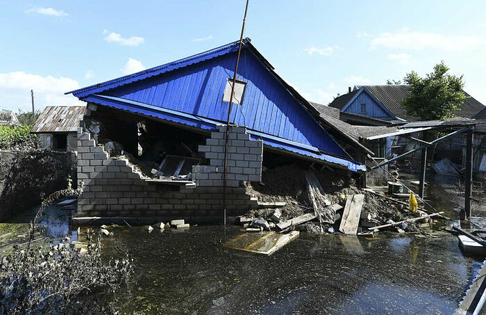 Затопленный дом в городе Голая Пристань Херсонской области. Фото: Таисия Воронцова/РИА Новости, 16.06.2023