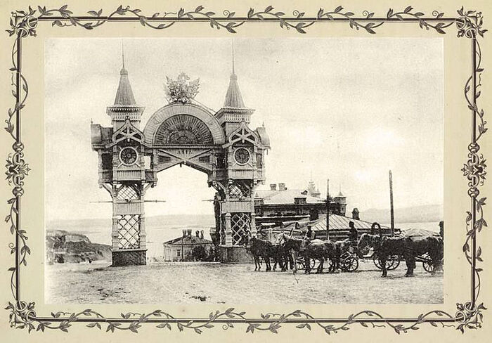 Иркутск: открытие выставки «Триумфальная арка – портал между прошлым и будущим»