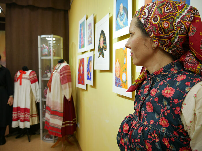 Светлана Липовка на выставке в Софийском центре русской культуры и духовного просвещения