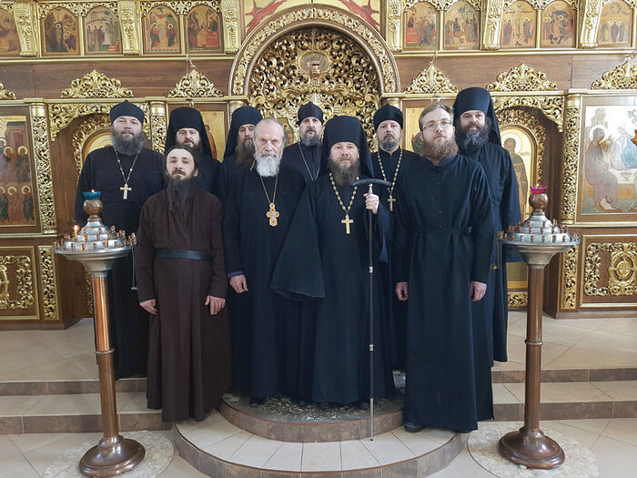Ο ηγούμενος Νείλος με τους μοναχούς, ο πνευματικός και οι ιερείς της μονής. Έτος 2023
