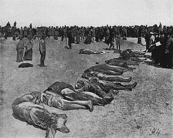 Опознание трупов людей, замученных большевиками в Евпатории