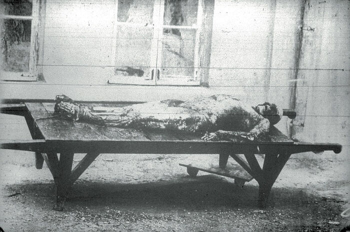  Тело непознатог лица које је погубљено у Евпаторији у јануару 1918. године и које је море избацило у априлу исте године