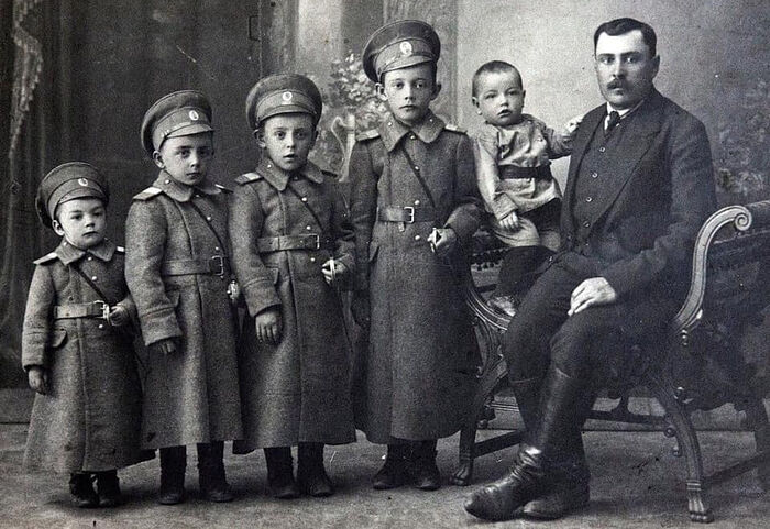 Руски племић са синовима