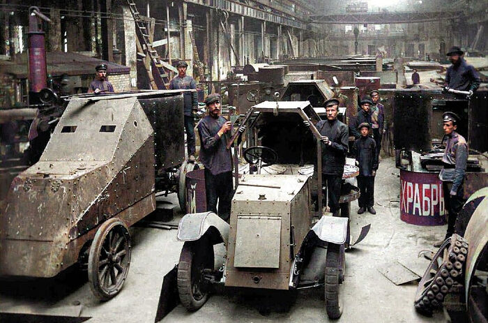 Склапање оклопних возила у Ижорском заводу. 1915. године