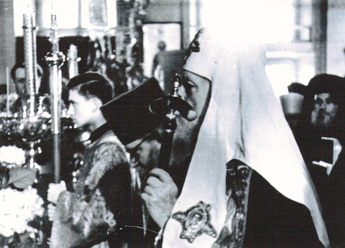 Иподиакон Леонид Ролдугин со Святейшим Патриархом Алексием I (Симанским)