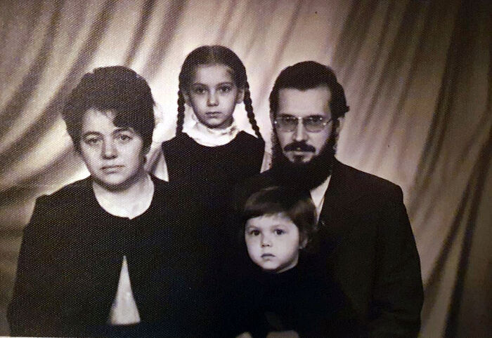 Отец Леонид с семьей