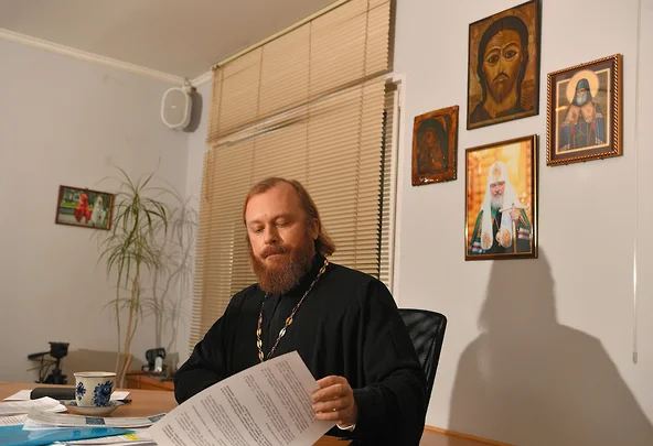 Ο ιερέας Θεόδωρος Λουκιάνοβ, Πρόεδρος της Πατριαρχικής Επιτροπής για θέματα οικογένειας, προστασίας της μητρότητας και της παιδικής ηλικίας. Φωτογραφία: Ίγκορ Ιβάνκο, Kommersant 