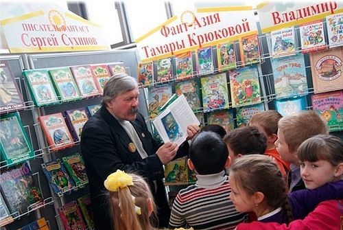 Сергей Сухинов на встрече с детьми