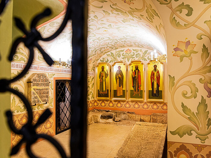 В Палатке Никитичей – усыпальнице в Знаменском храме Новоспасского монастыря