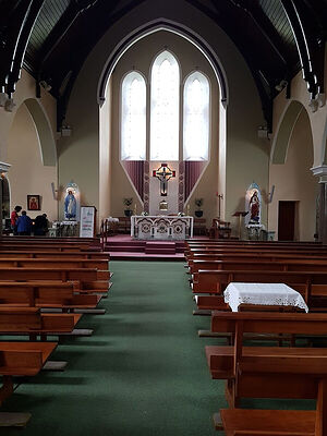 Внутри католической церкви св. Гобнаты в Балливурни, Корк