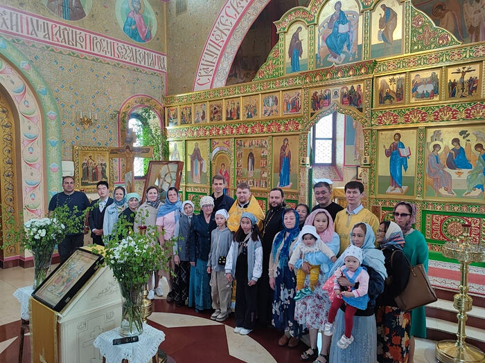 Clergy and parishioners of the Holy Trinity Church in Ulaanbaatar, Mongolia. Photo: Vk.com/pravoslavie_mn