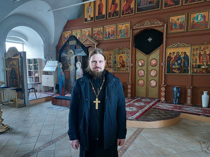 Священник Алексием Пробичев