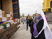 В Нижнем Новгороде освятили пасхальные куличи, которые доставят в зону СВО